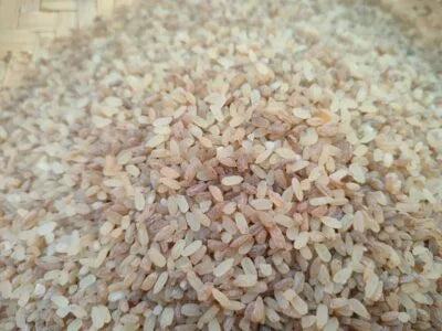 Nitee Usuna Rice 1kg made from premium parboiled rice, offering a soft texture, natural aroma, and authentic taste for everyday meals.