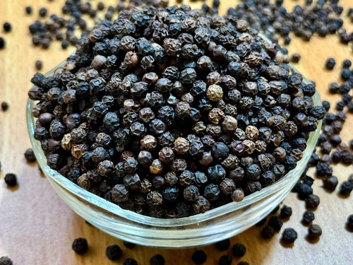 Whole Black Pepper 30gm made from premium black peppercorns, offering bold aroma and rich flavor for seasoning, spice blends, and Indian cooking.